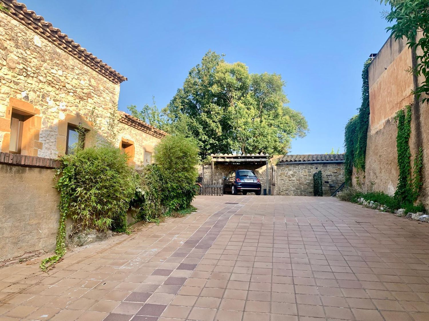 Casa de 85 m² en Saus, Camallera i Llampaies