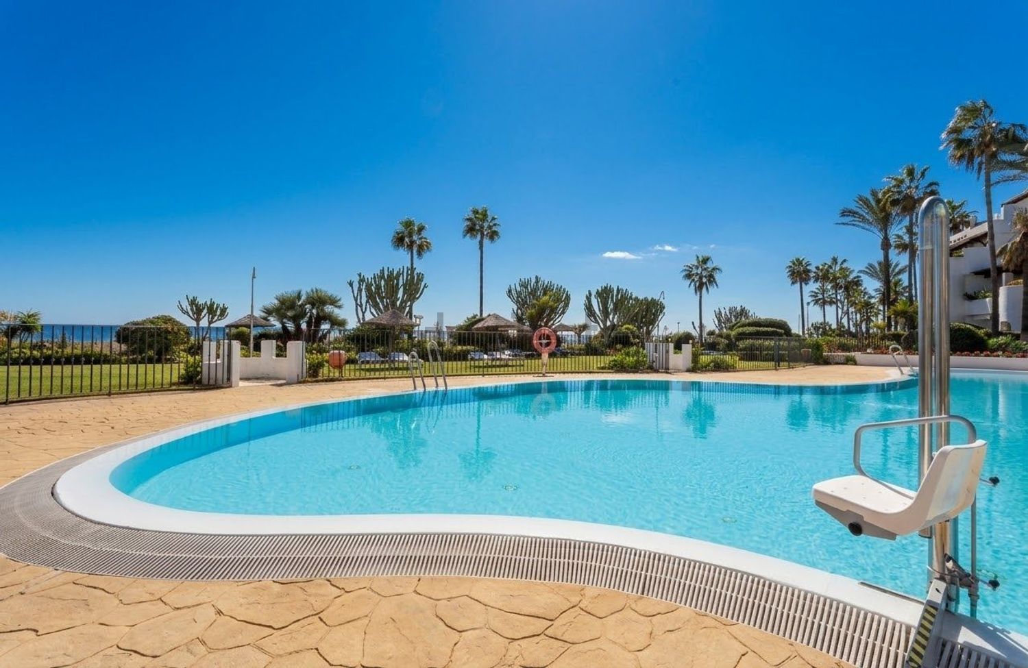 Pis de 399 m² a Estepona
