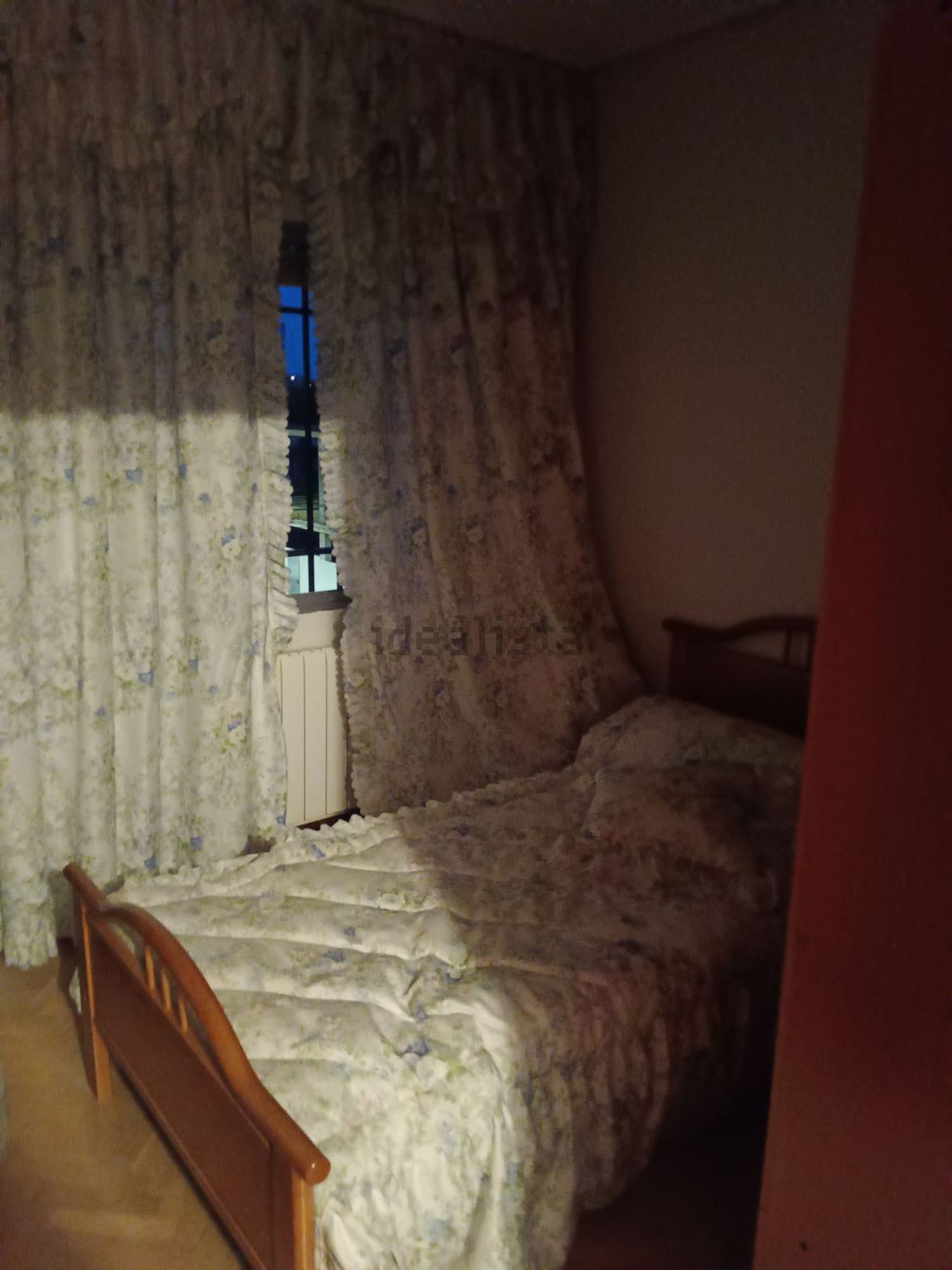 Stanza in affitto, Burujón