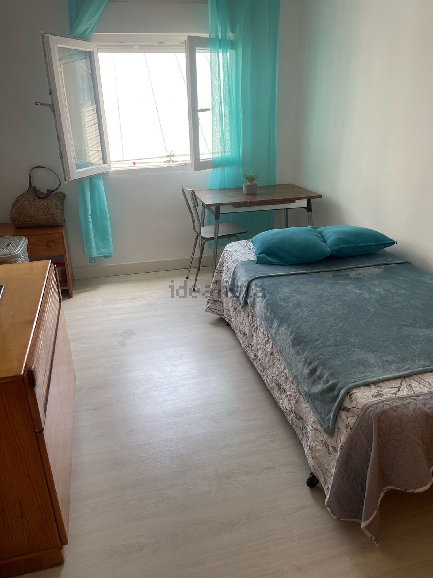 Chambre à louer, Santander