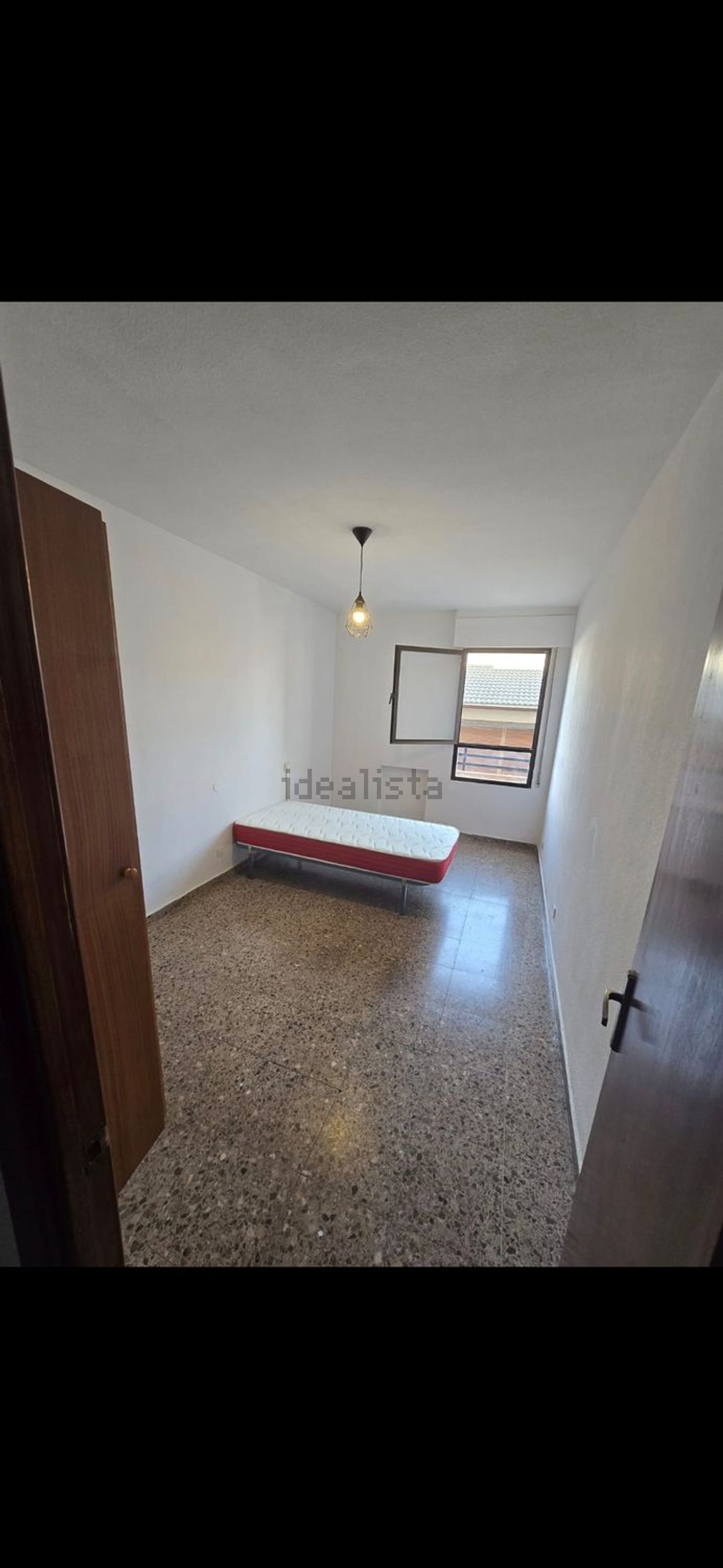 Habitació de lloguer, Esquivias