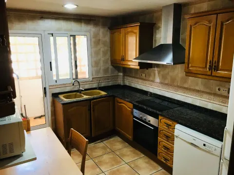 Будинок 130 м² у Montcada / Moncada
