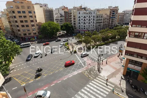Pis de 275 m² a València