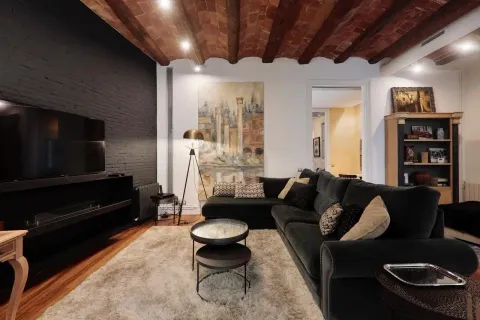 Квартира 150 м² в Барселоне (2/20)