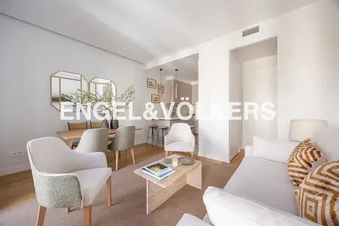Wohnung 83 m² in Madrid