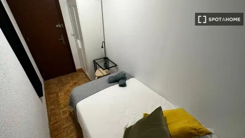 Room for rent, Madrid
