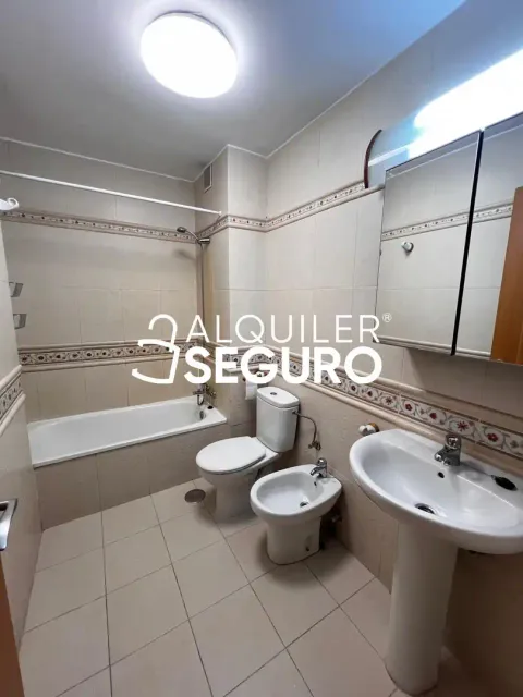 Flat 65 m² in Madrid (2/16)
