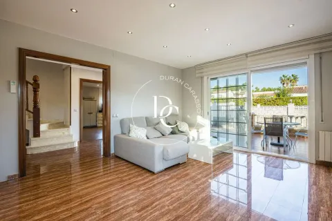 Haus 220 m² in Cubelles