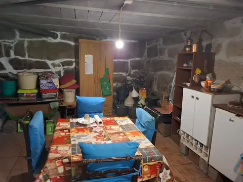 Casa de 160 m² a Toén