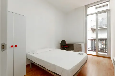 Room for rent, Barcelona (2/10)