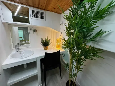 Room for rent, Madrid