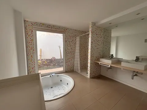 Casa 280 m² a El Rosario