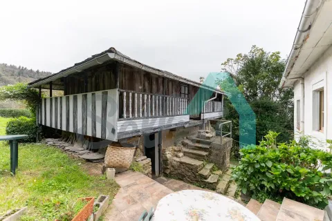 House 109 m² in Salas