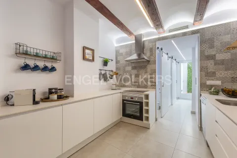 Flat 80 m² in Valencia (3/35)
