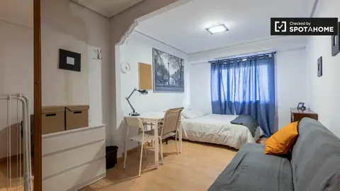 Chambre à louer, Valence