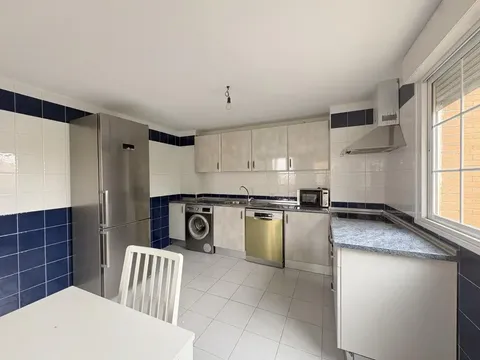 Wohnung 160 m² in Mejorada del Campo
