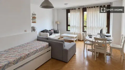 Quarto para alugar, Madrid (2/6)