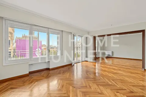 Wohnung 261 m² in Barcelona