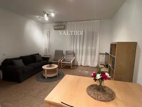 Wohnung 72 m² in Madrid