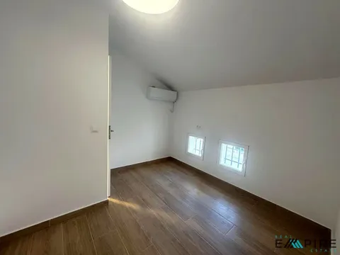 Habitació de lloguer, Parla