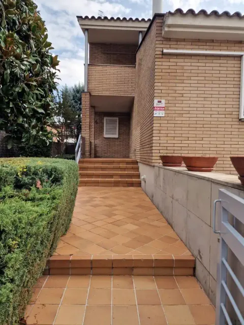 House 367 m² in Llinars del Vallès (2/37)