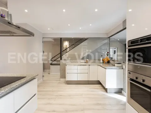 Будинок 440 м² у Esplugues de Llobregat