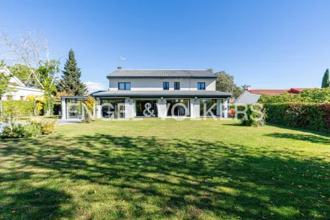 Casa 470 m² a Pozuelo de Alarcón