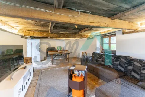 House 109 m² in Salas