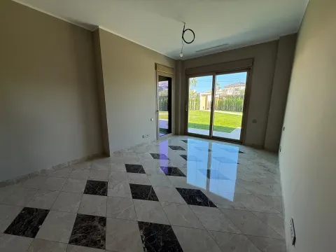 Будинок 1100 м² у Torrevieja