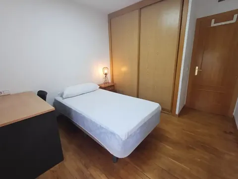 Кімната 120 м², Almería