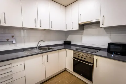 Habitació de lloguer, Parla