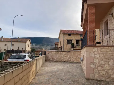 Casa de 270 m² a Prádena