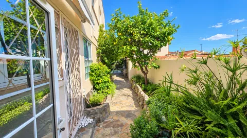 Flat 182 m² in Sant Just Desvern (3/28)