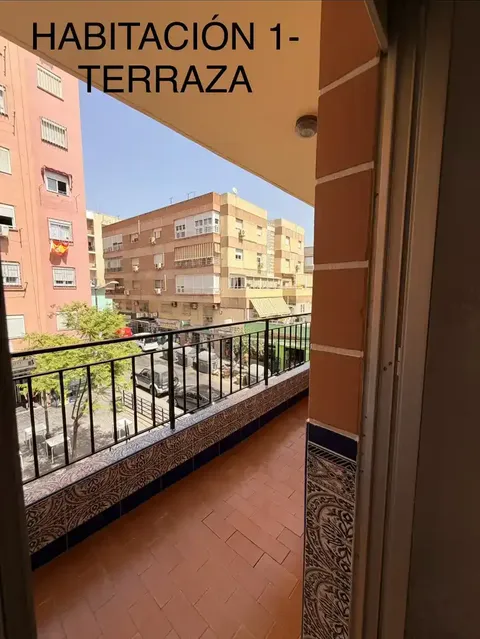 Pis de 100 m² a Almeria