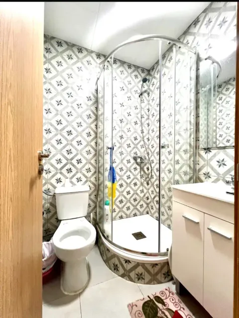 Room for rent, Canals