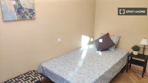 Room for rent, Madrid