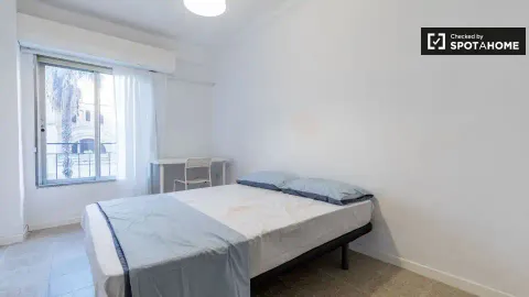 Chambre à louer, Valence