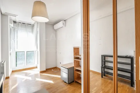 Wohnung 94 m² in Madrid