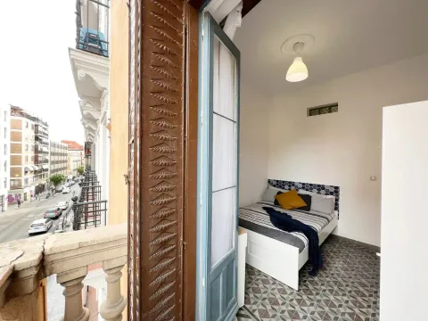 Habitació de lloguer, Madrid (3/10)