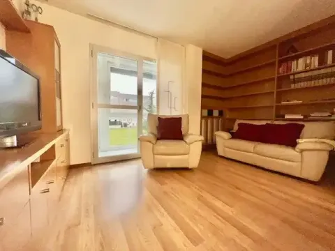 Flat 98 m² in Valle de Egüés / Eguesibar (3/14)