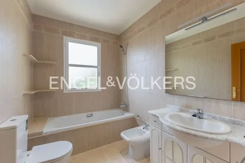 Casa de 250 m² a Riba-roja de Túria