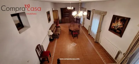 Casa de 561 m² en Espirdo