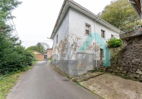 House 109 m² in Salas