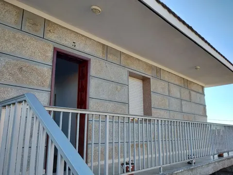 Casa de 90 m² en Taboadela