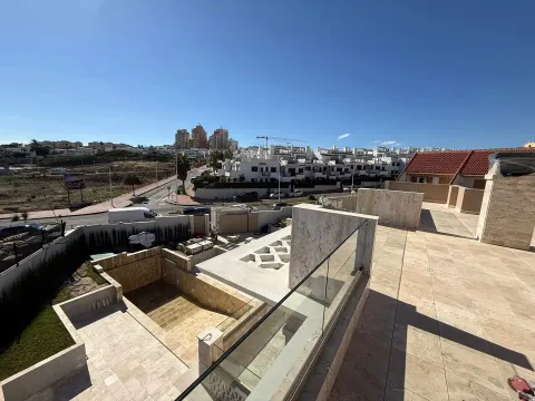 Будинок 1100 м² у Torrevieja