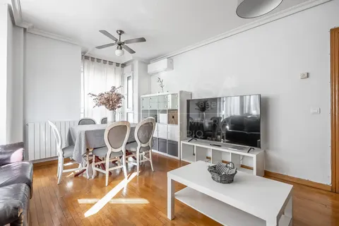 Wohnung 94 m² in Madrid