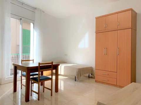 Piso de 33 m² en Tarrasa (3/11)
