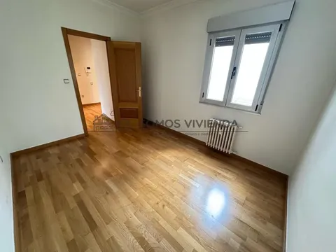 Pis de 81 m² a Ourense