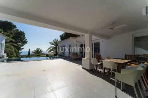 Haus 400 m² in Altea
