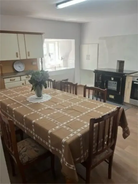 Casa de 300 m² a Outeiro de Rei